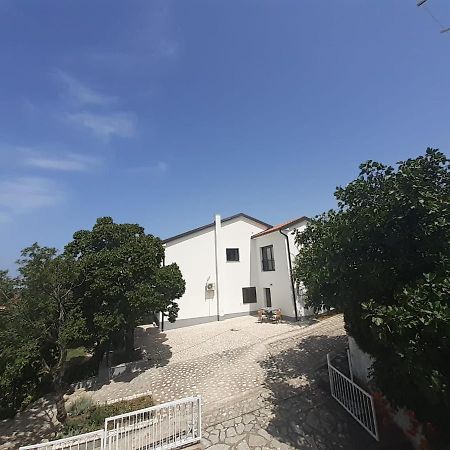 סנג' Apartman Martin מראה חיצוני תמונה