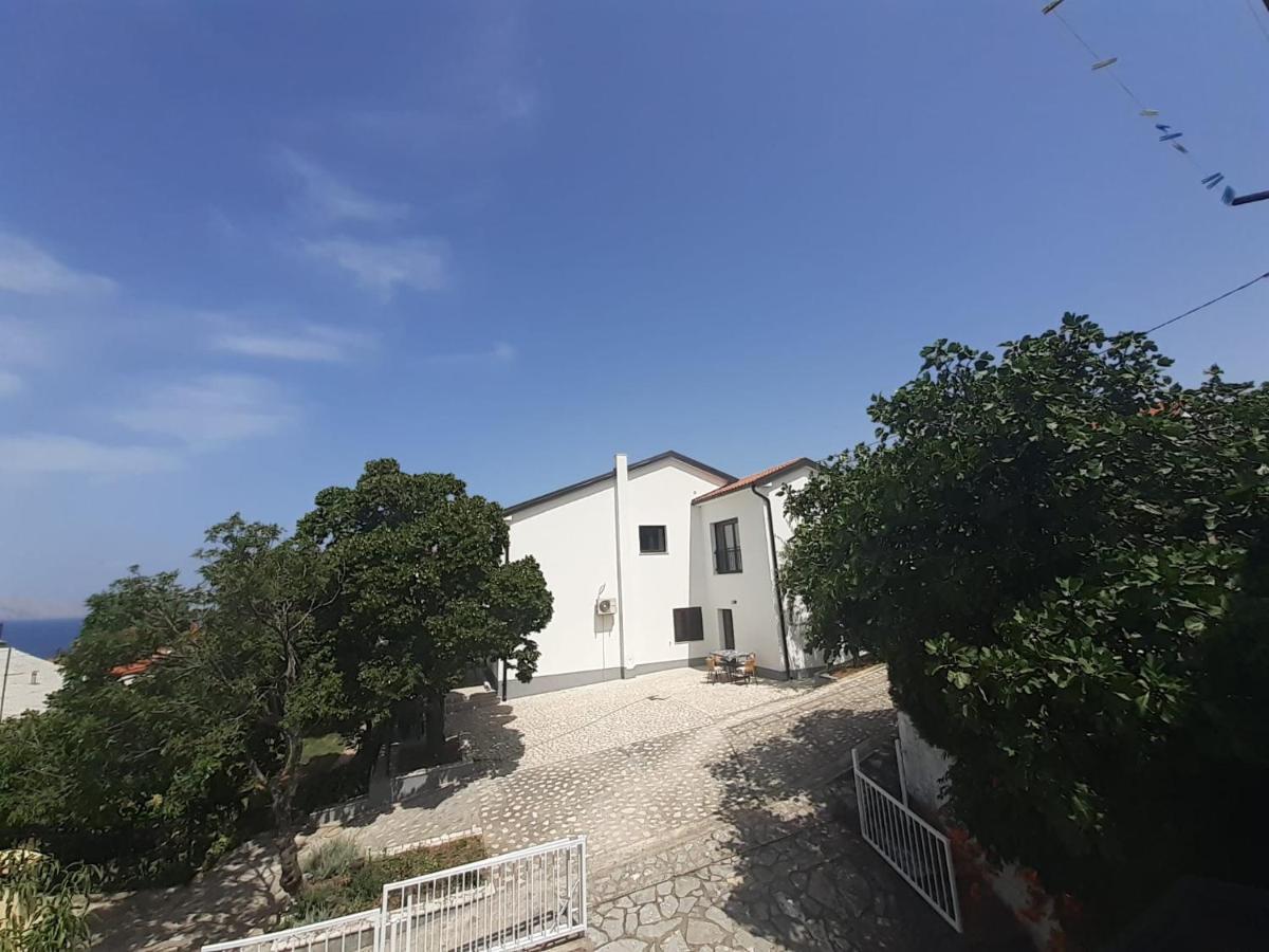 סנג' Apartman Martin מראה חיצוני תמונה
