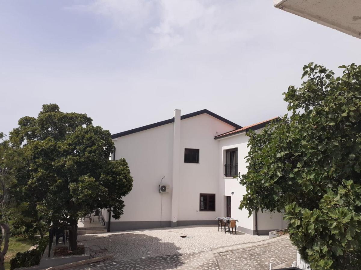 סנג' Apartman Martin מראה חיצוני תמונה