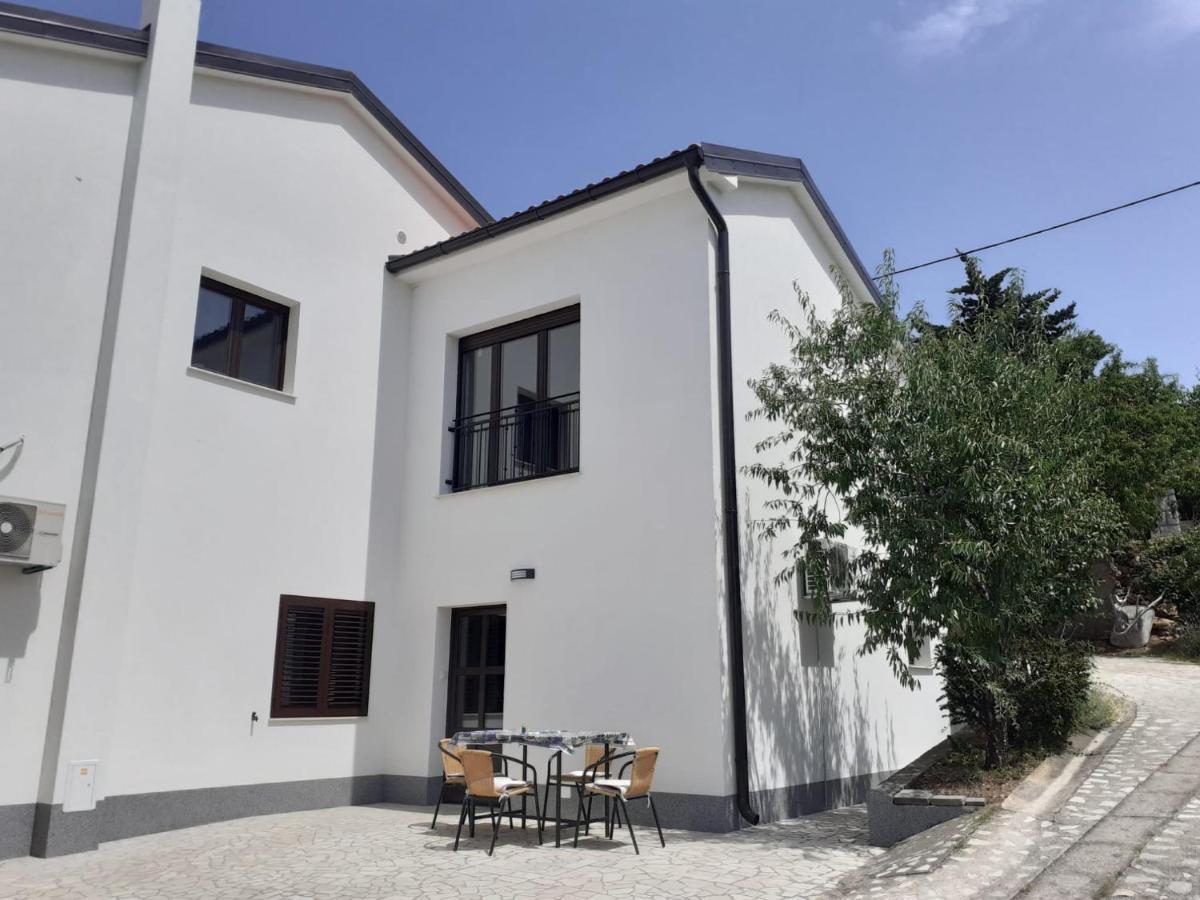 סנג' Apartman Martin מראה חיצוני תמונה