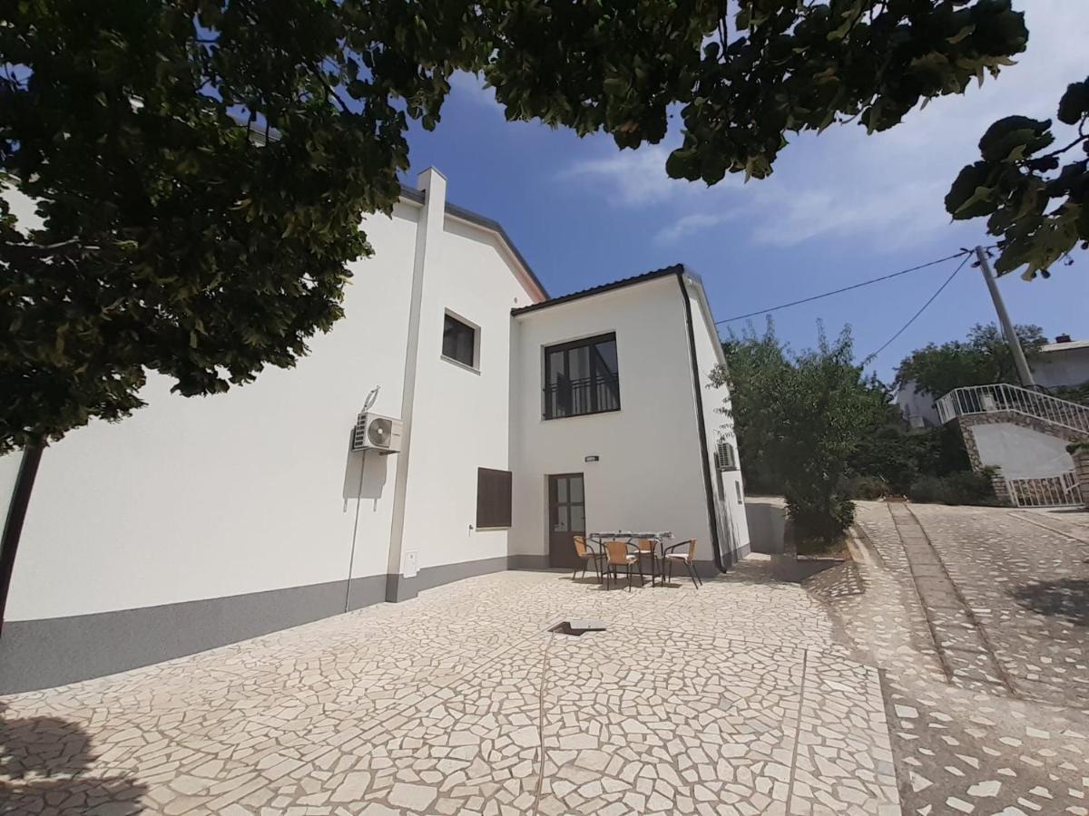 סנג' Apartman Martin מראה חיצוני תמונה